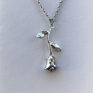18K Gold Plated Silver Rose Necklace. New!